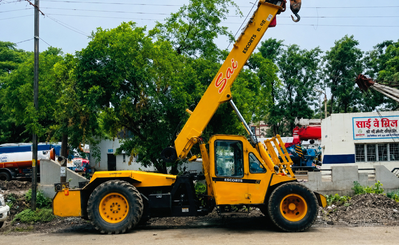 Compact Crane